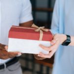 Comment dénicher un cadeau féminin original au cœur de Genève ?